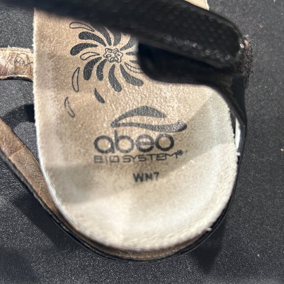Abeo Biosystem Black/Animal Print Sandals Size 7 - Picture 3 of 5